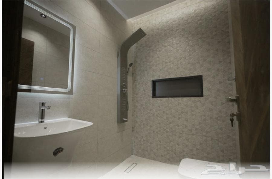 شقة 5 غرف في الريان 4