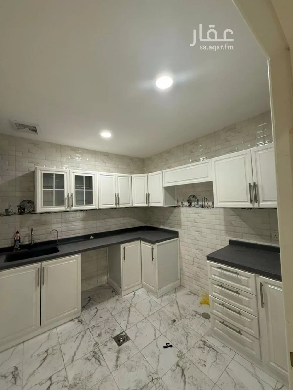 شقة 3 غرف في النور 10