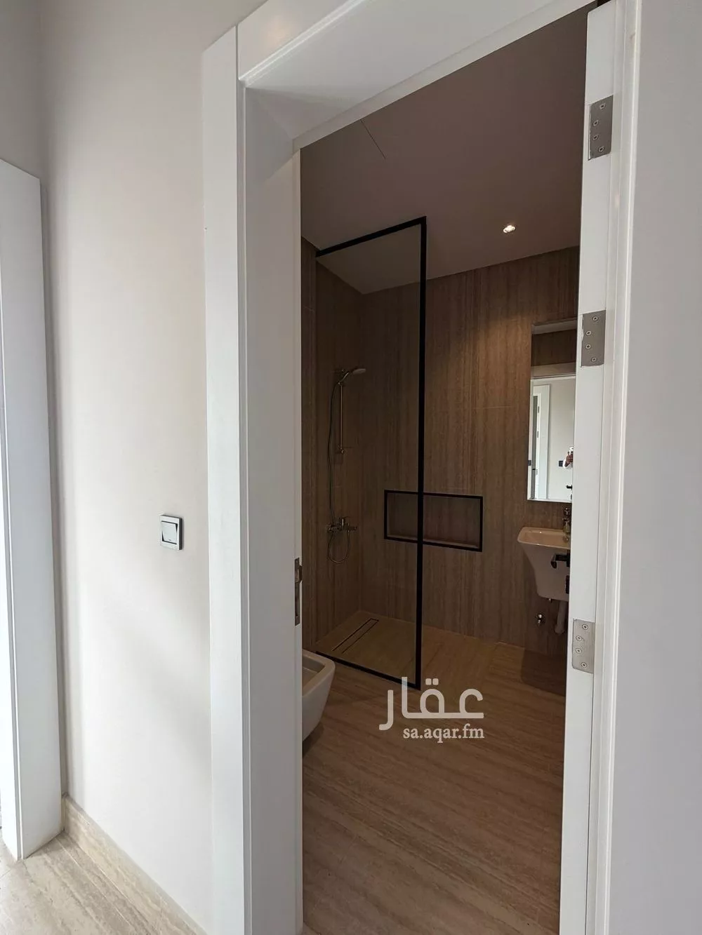 شقة 3 غرف في السيف 4