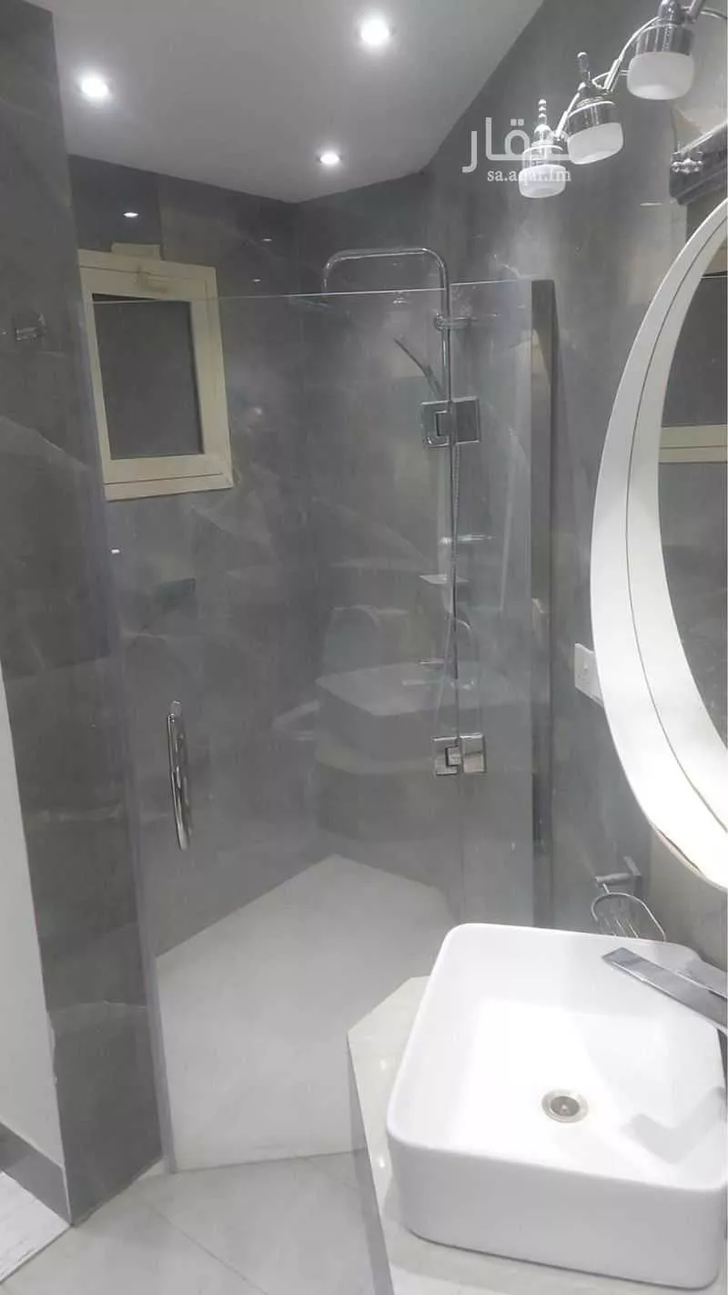 شقة 5 غرف في المربع 12