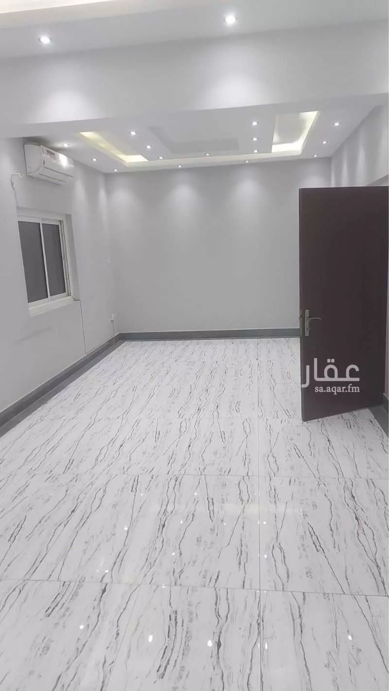 شقة 5 غرف في المربع 4