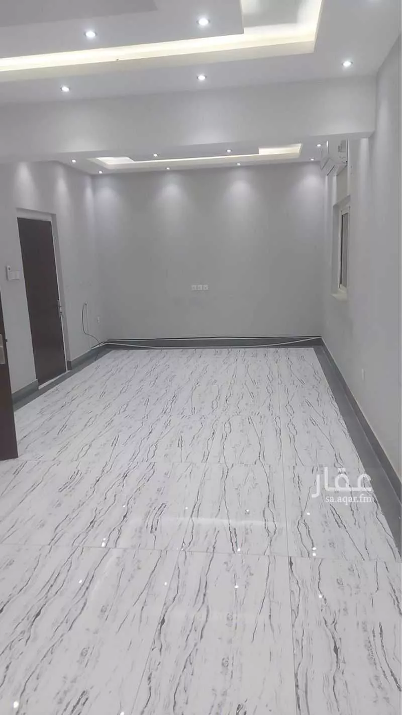 شقة 5 غرف في المربع 5