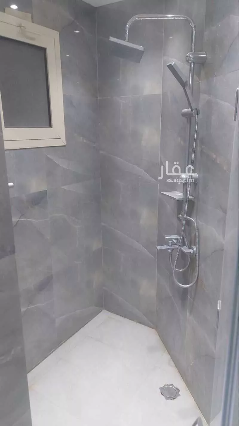 شقة 5 غرف في المربع 9