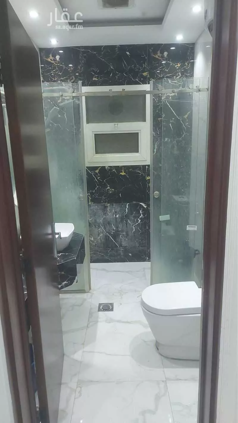 شقة 5 غرف في المربع 10