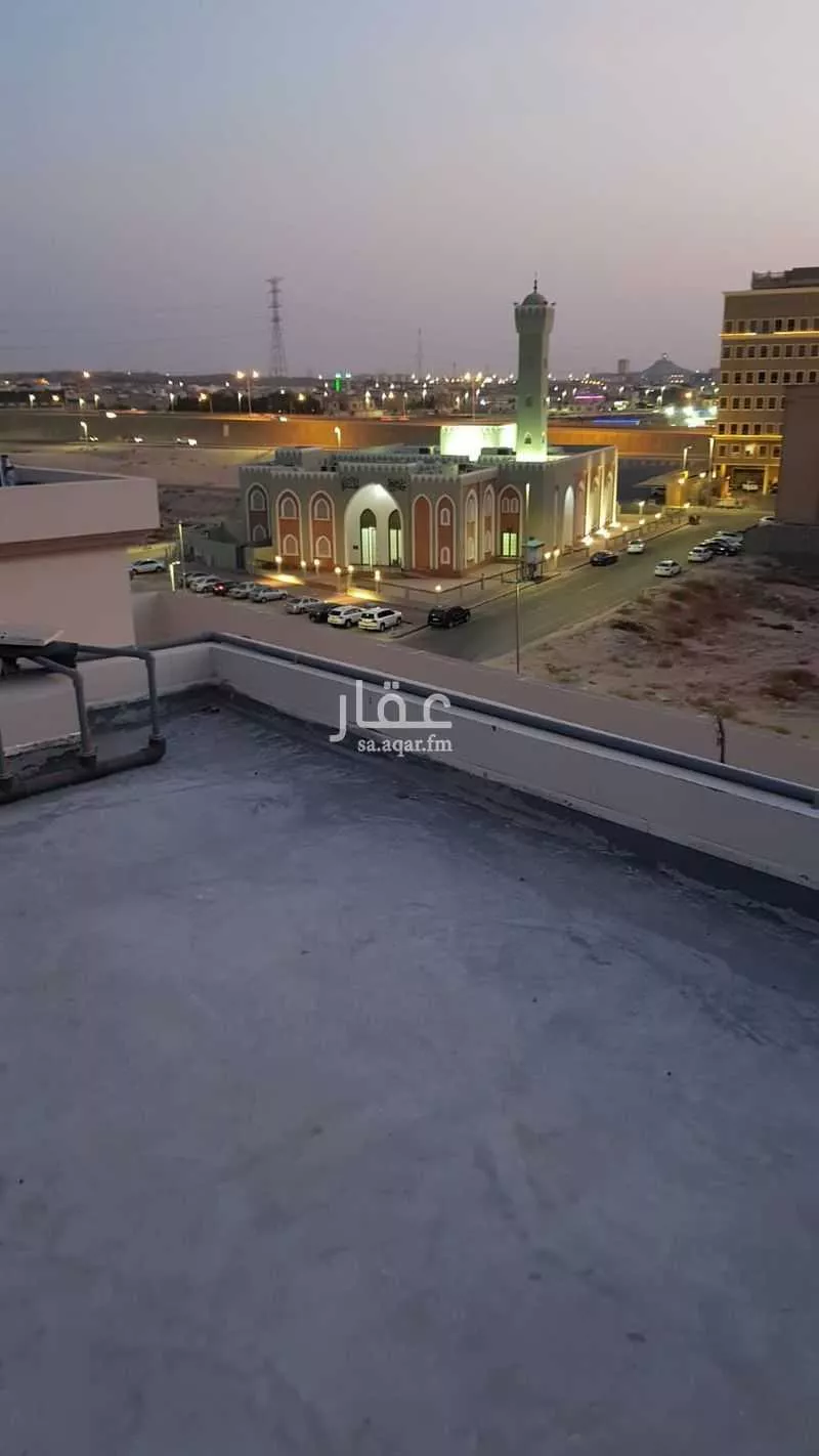 شقة 6 غرف في المنتزة 3