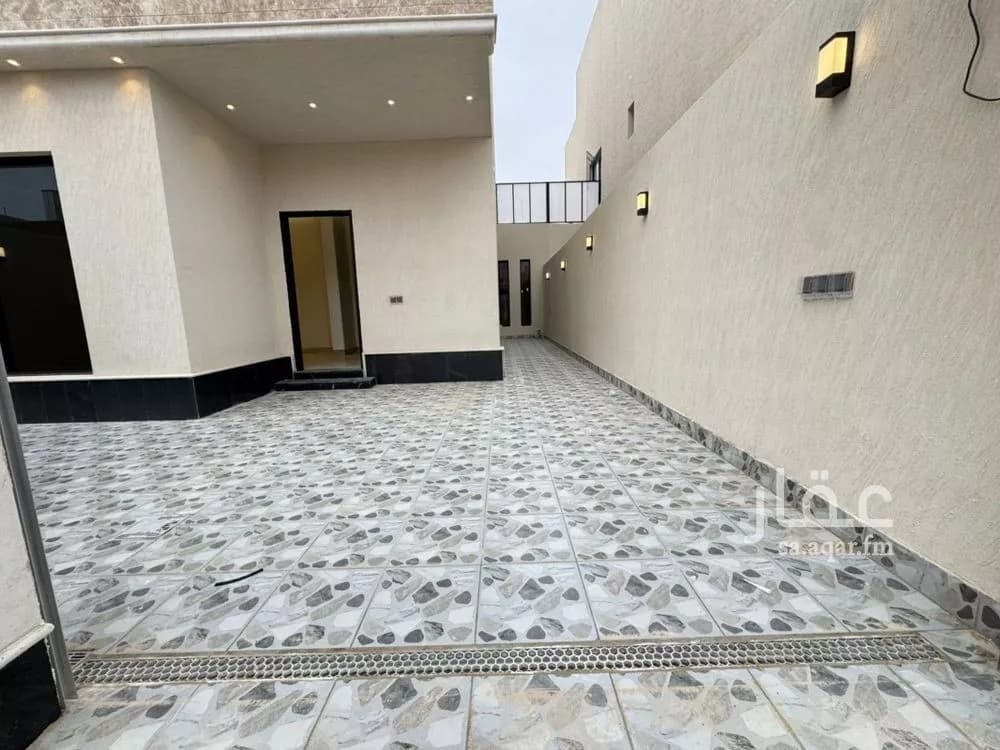 6 bedroom villa in Al Rimal 6