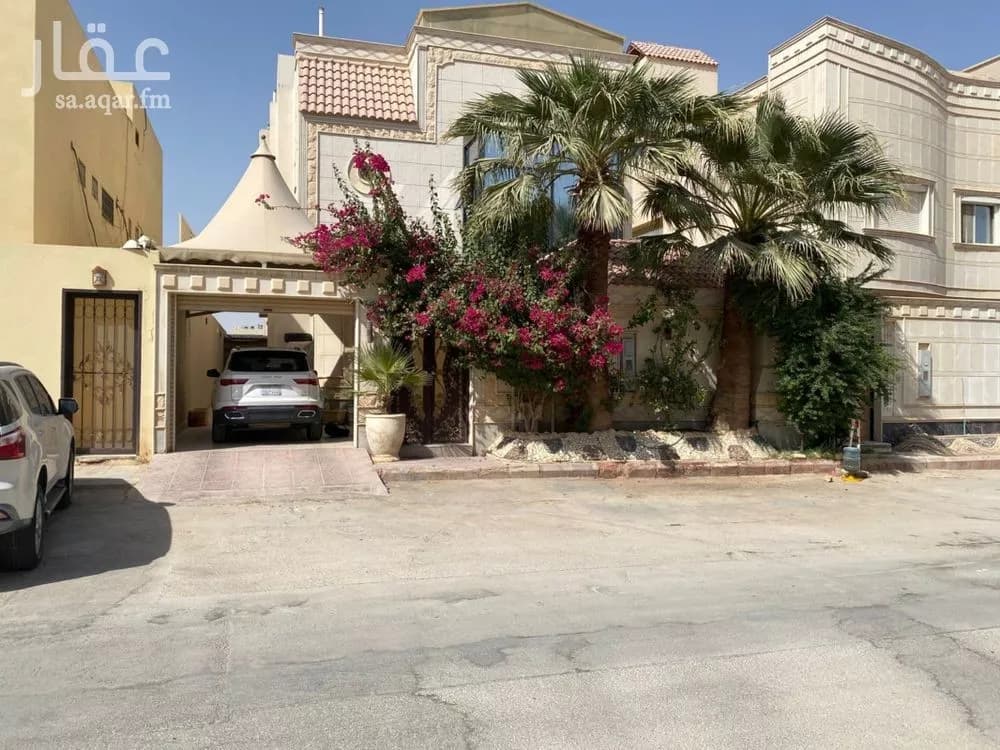 8 bedroom villa in Irqah 1