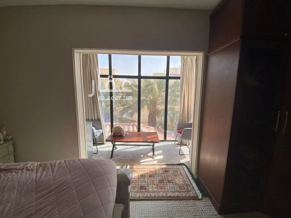 8 bedroom villa in Irqah 3