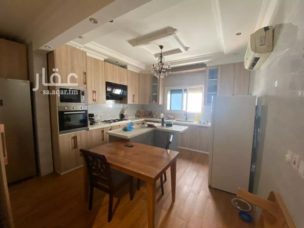8 bedroom villa in Irqah 6