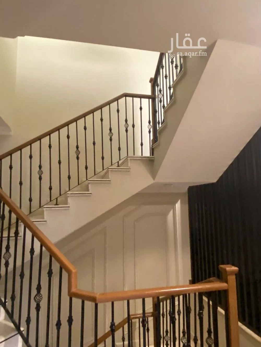 8 bedroom villa in Irqah 7