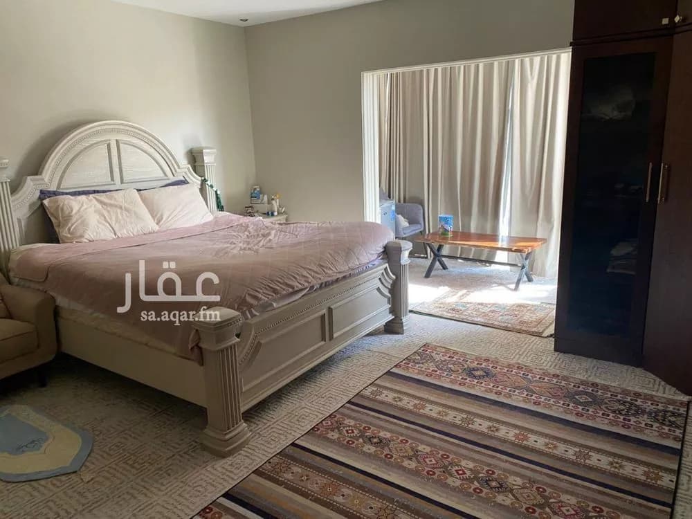 8 bedroom villa in Irqah 9