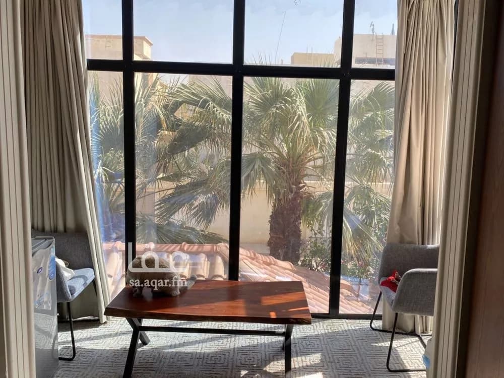 8 bedroom villa in Irqah 10