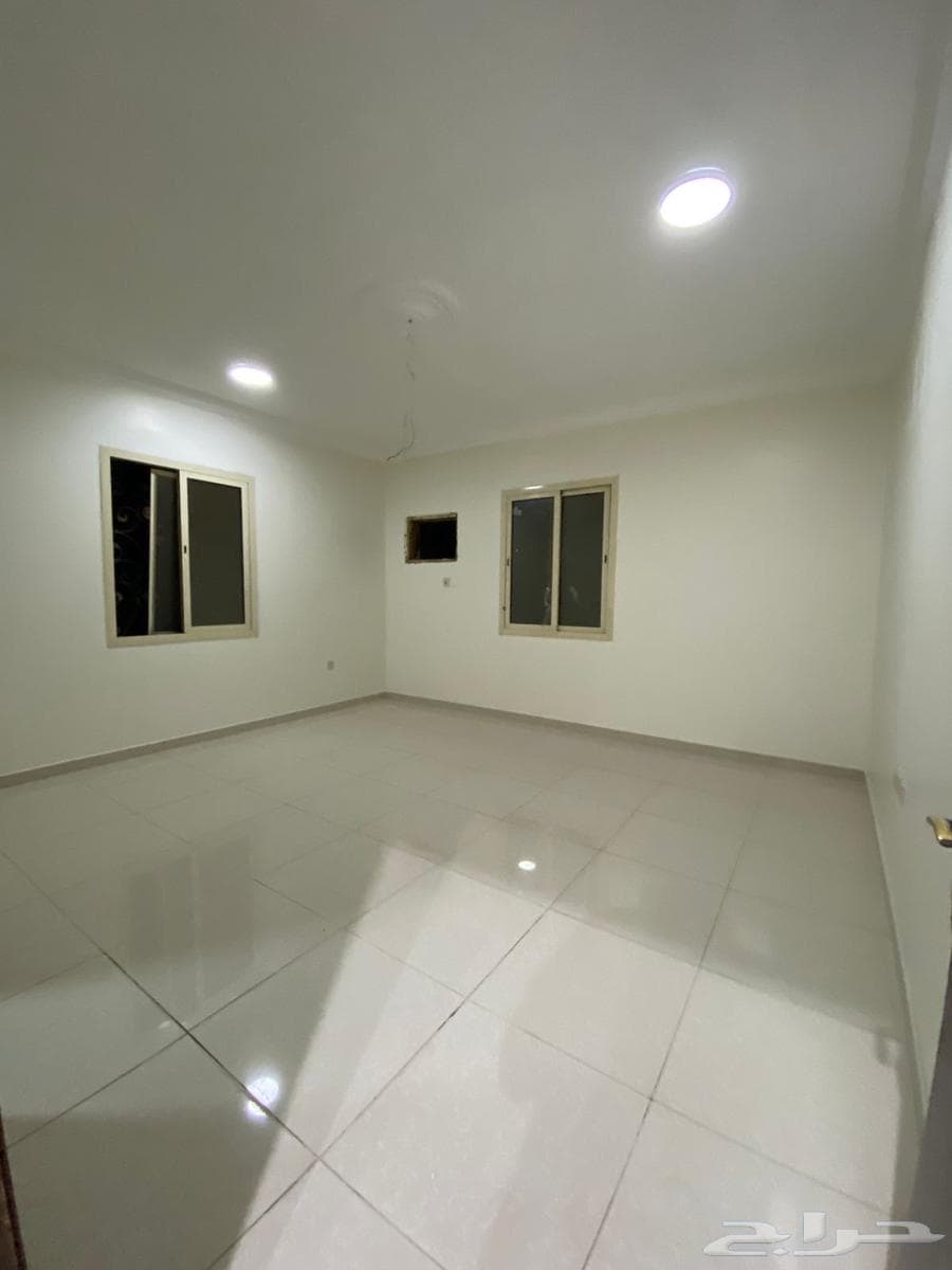 شقة 2 غرف في النور 4