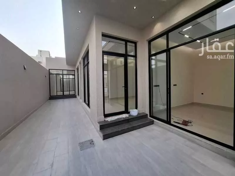 5 bedroom villa in Al Rimal 15