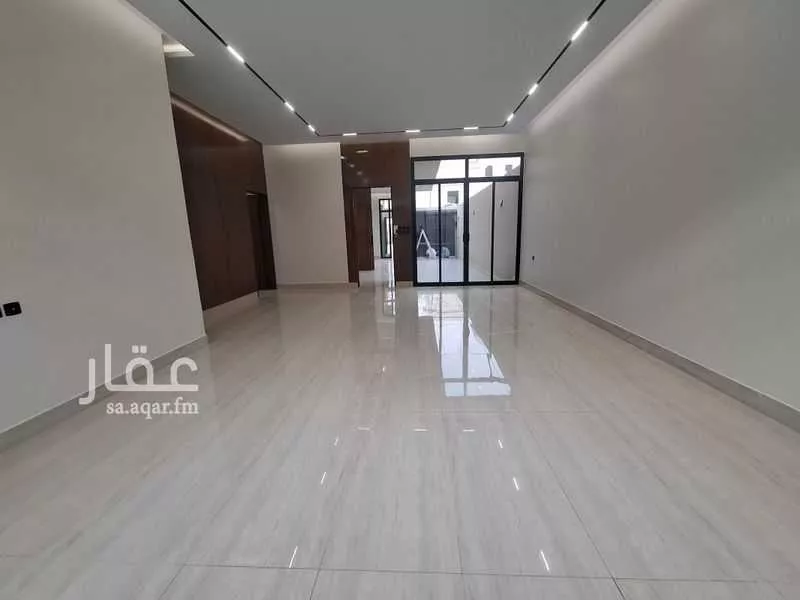 5 bedroom villa in Al Rimal 4