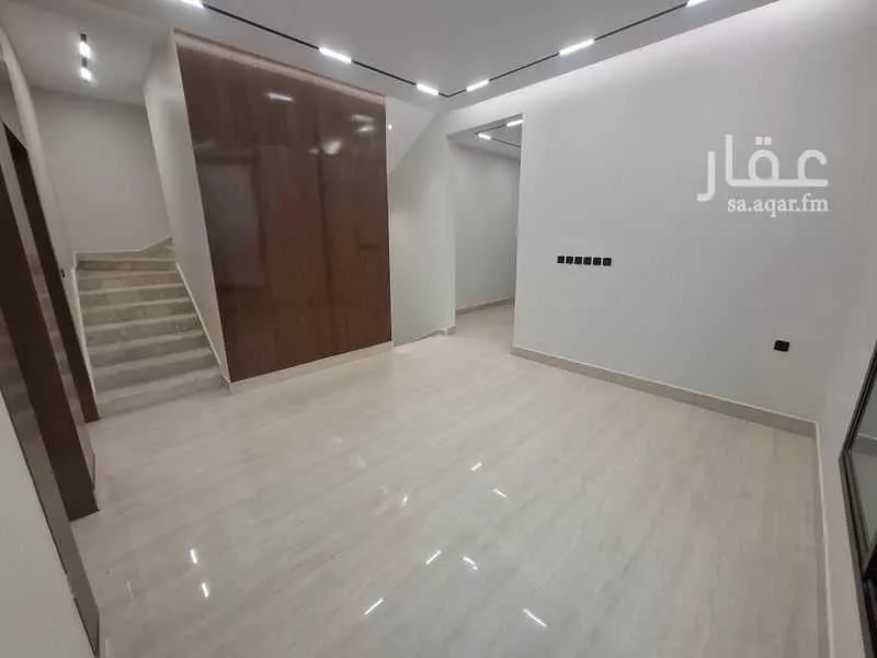 5 bedroom villa in Al Rimal 6