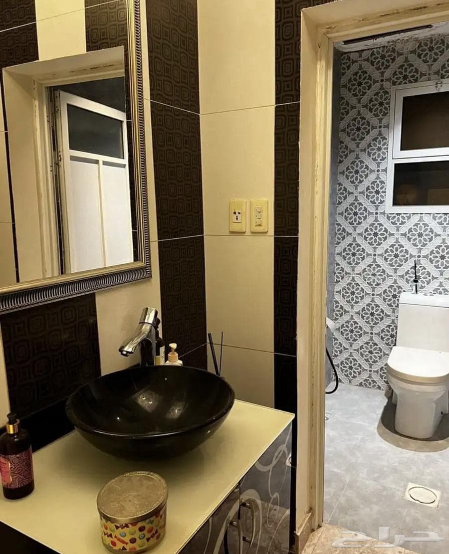 شقة 6 غرف في احد 2