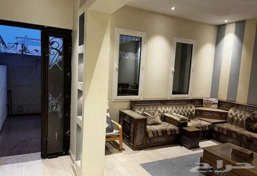 شقة 6 غرف في احد 11