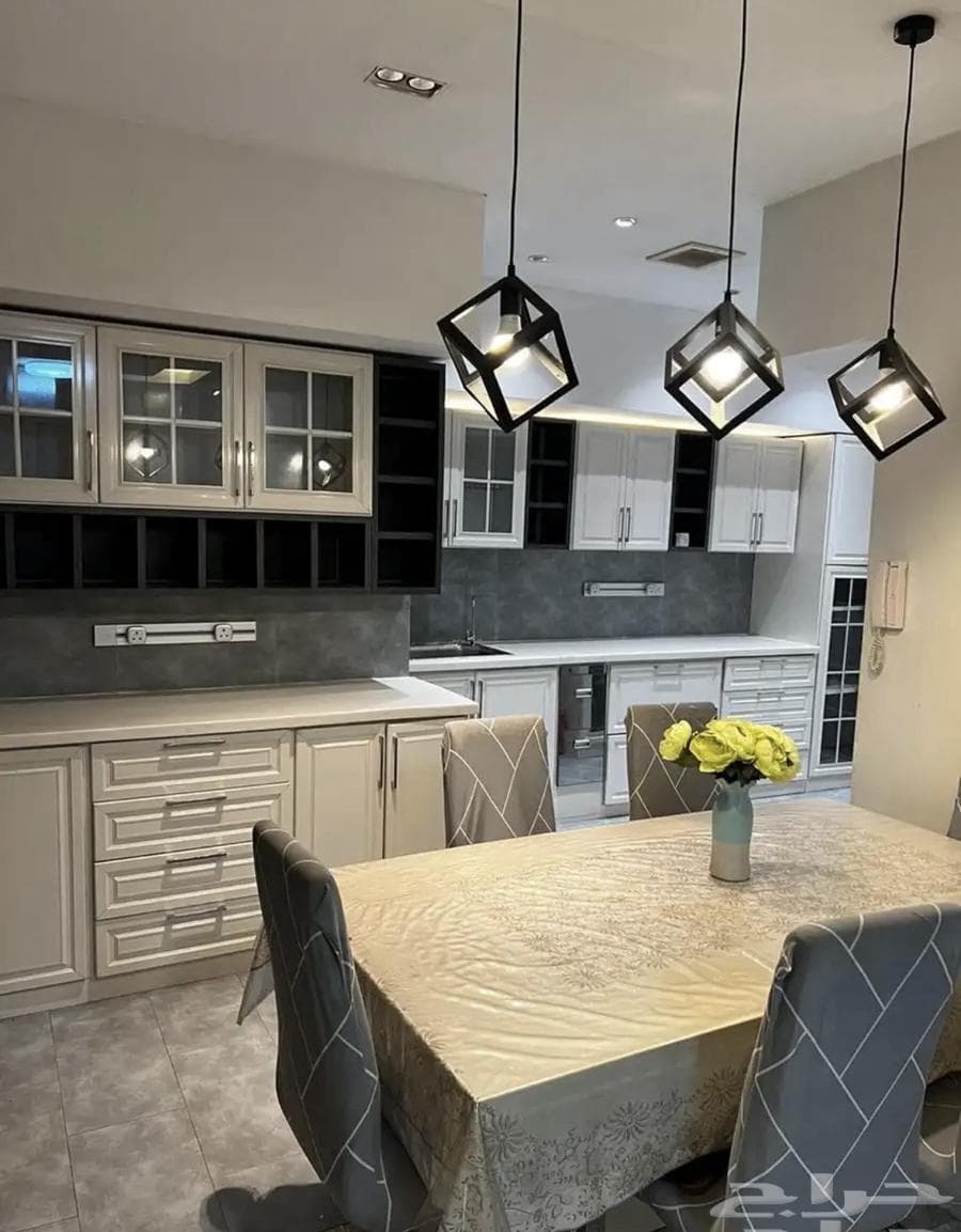 شقة 6 غرف في احد 7