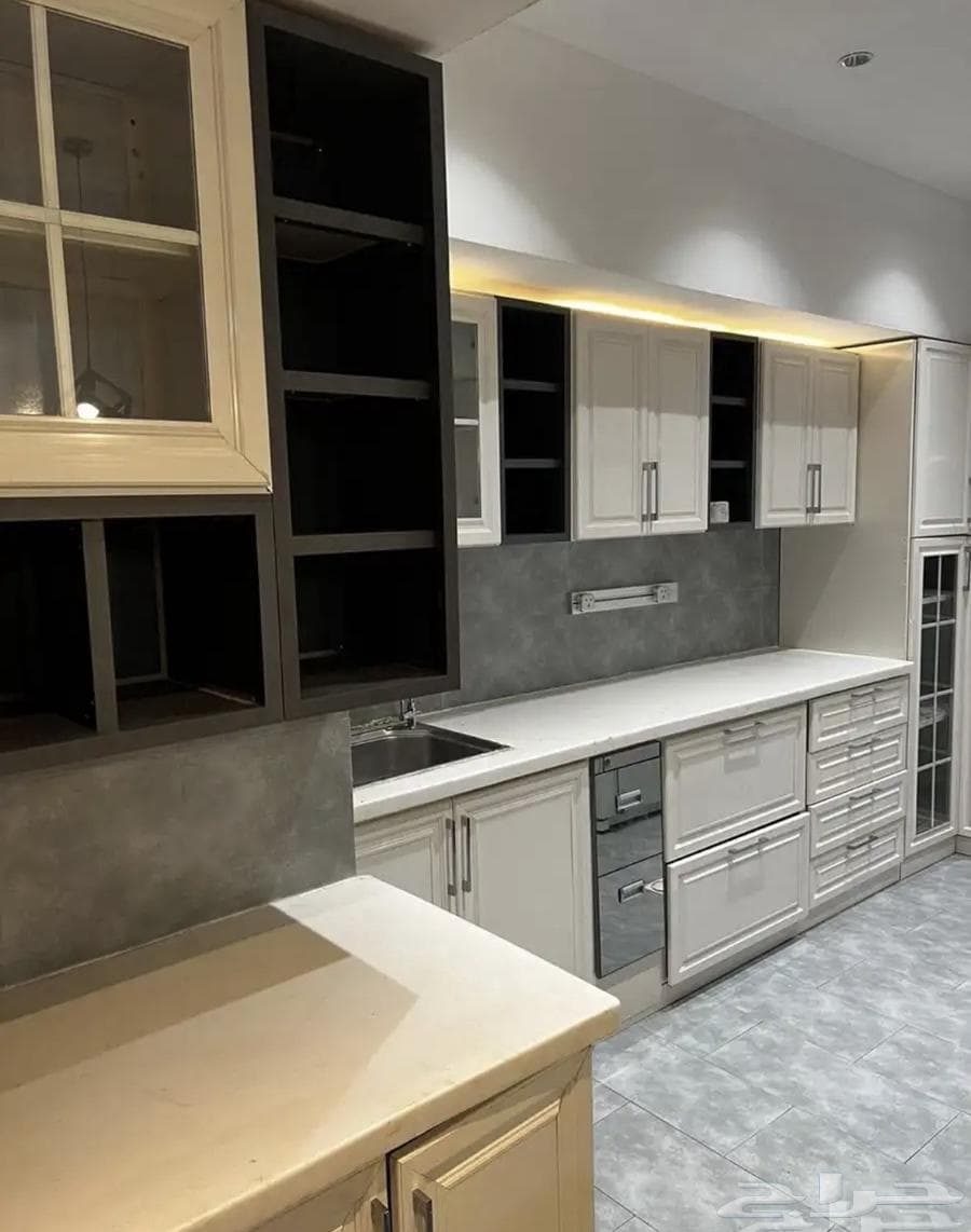 شقة 6 غرف في احد 8