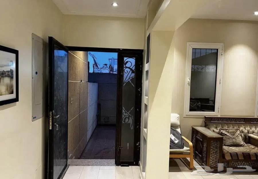 شقة 6 غرف في احد 9