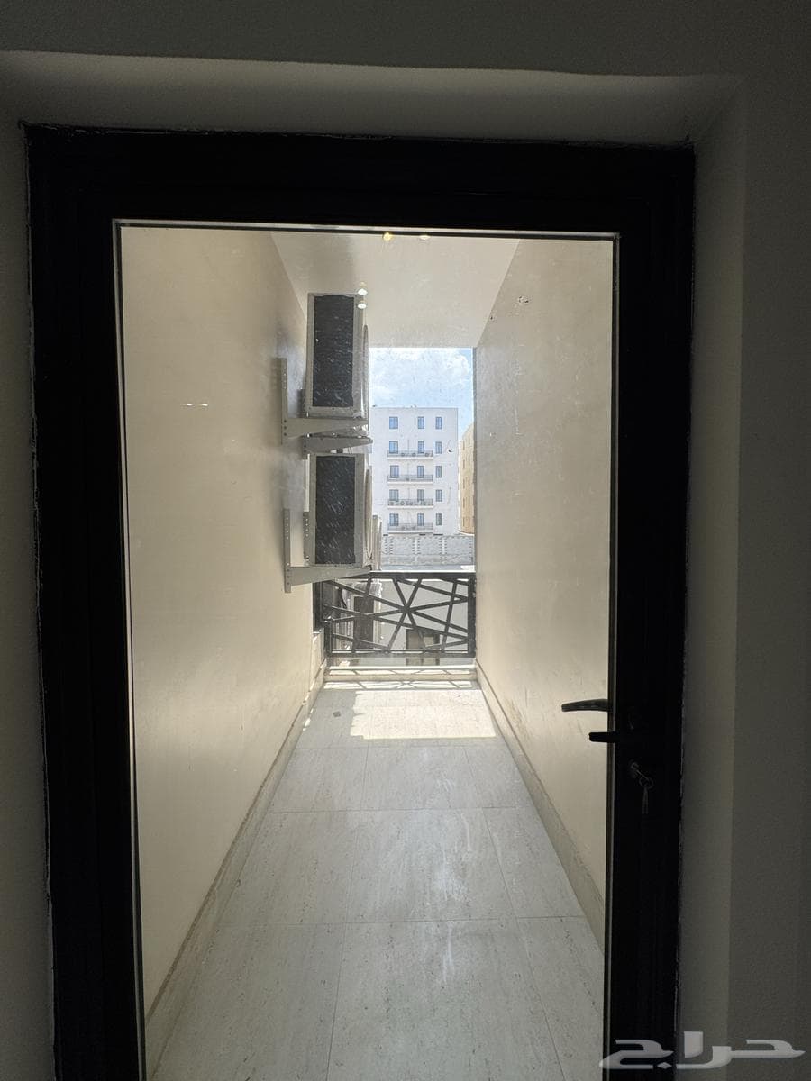 شقة 3 غرف في الحمرا 6