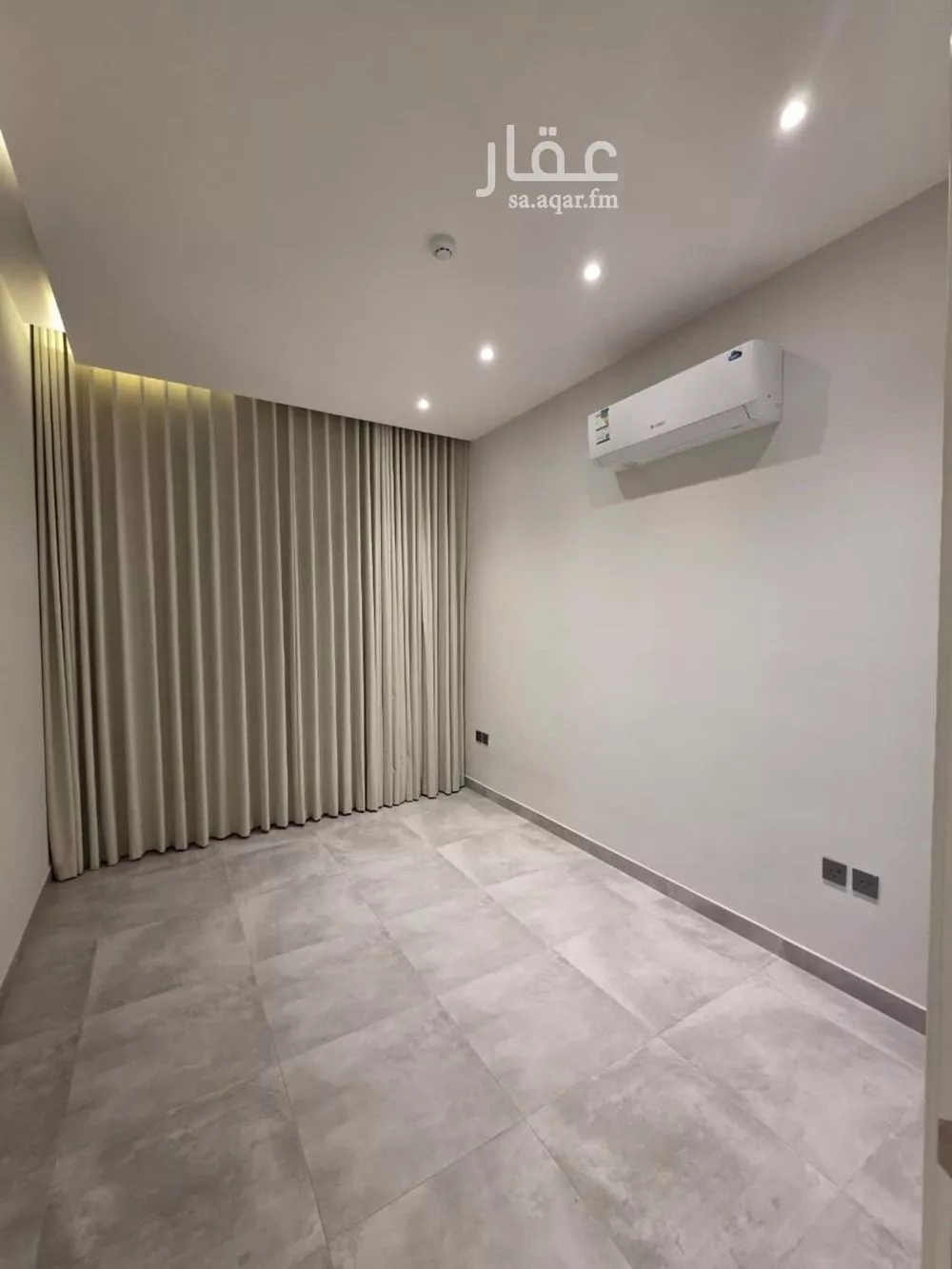 شقة 4 غرف في الملقا 3