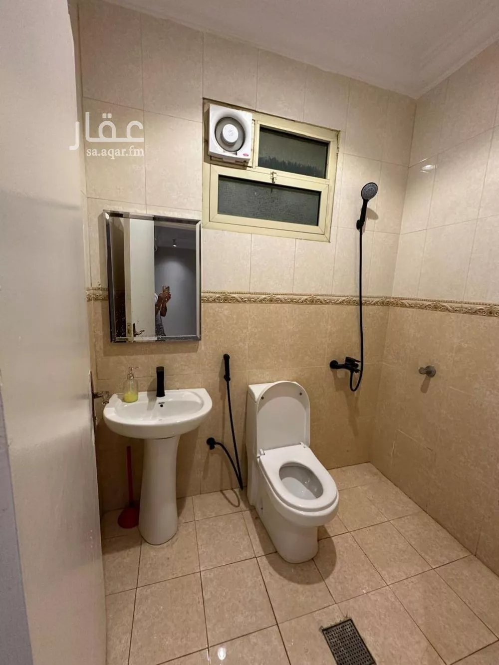 شقة 1 غرف في الملقا 3