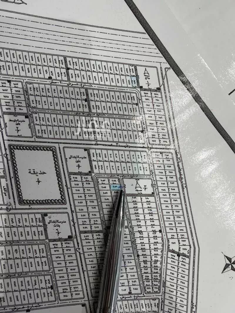 أرض 800 م² في بنبان 3