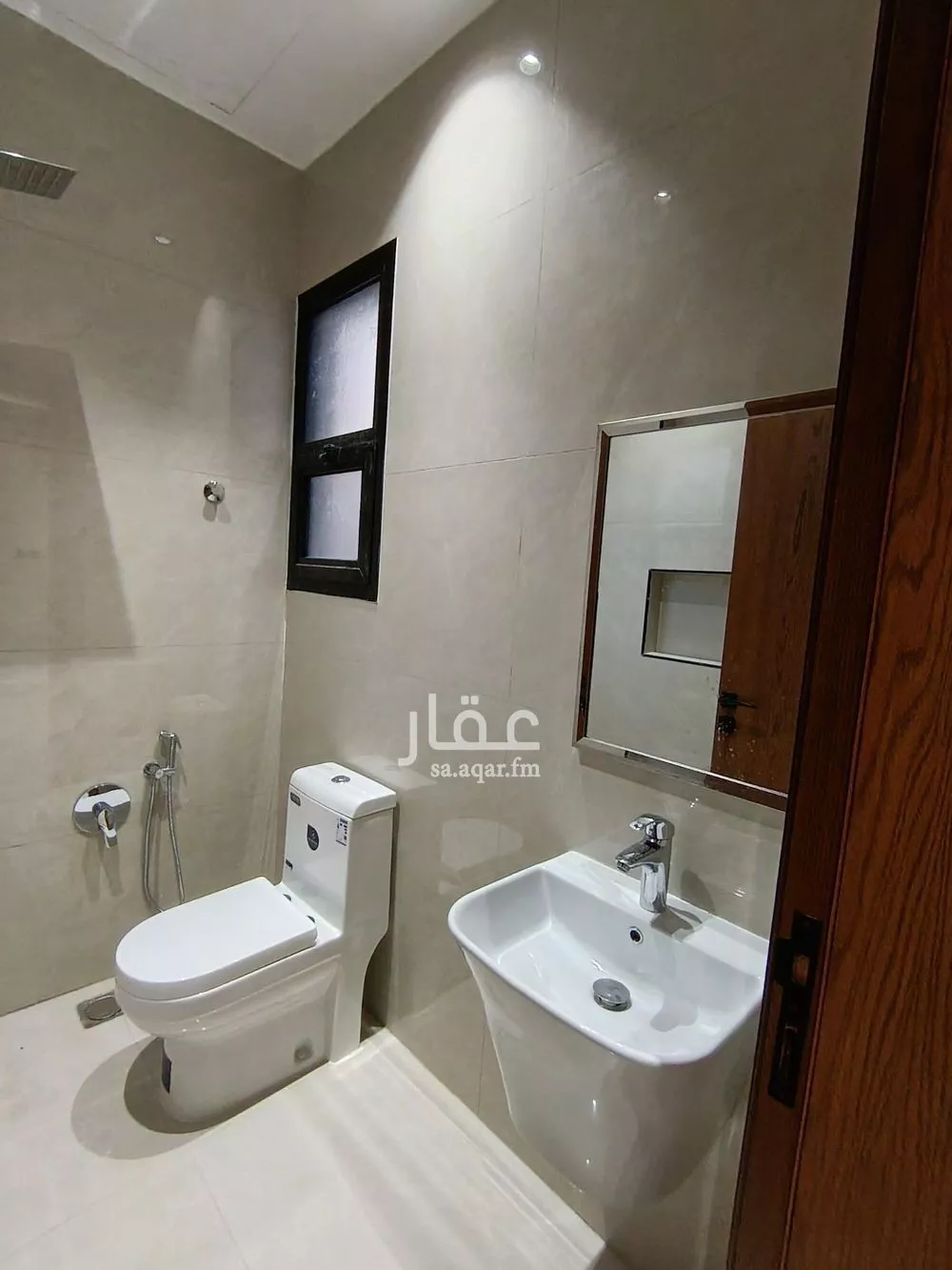 5 bedroom villa in King Faisal 2