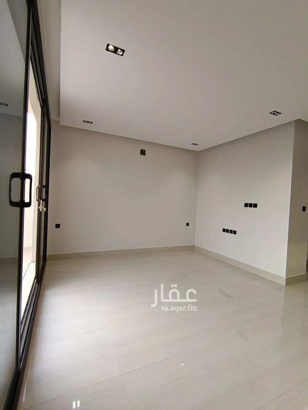 5 bedroom villa in King Faisal 16