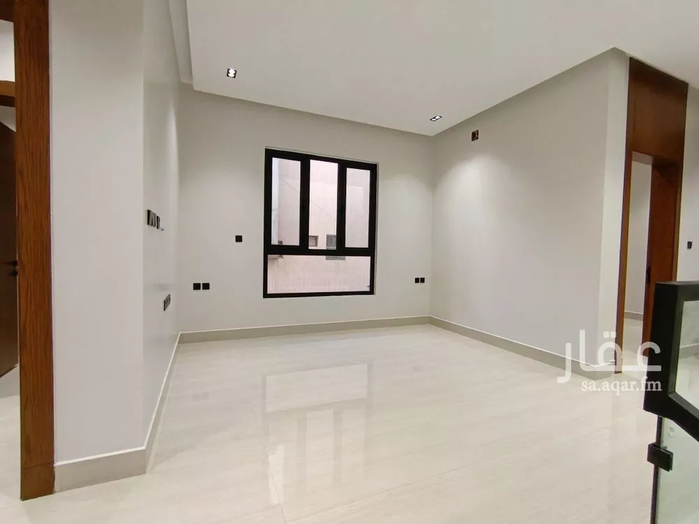5 bedroom villa in King Faisal 8