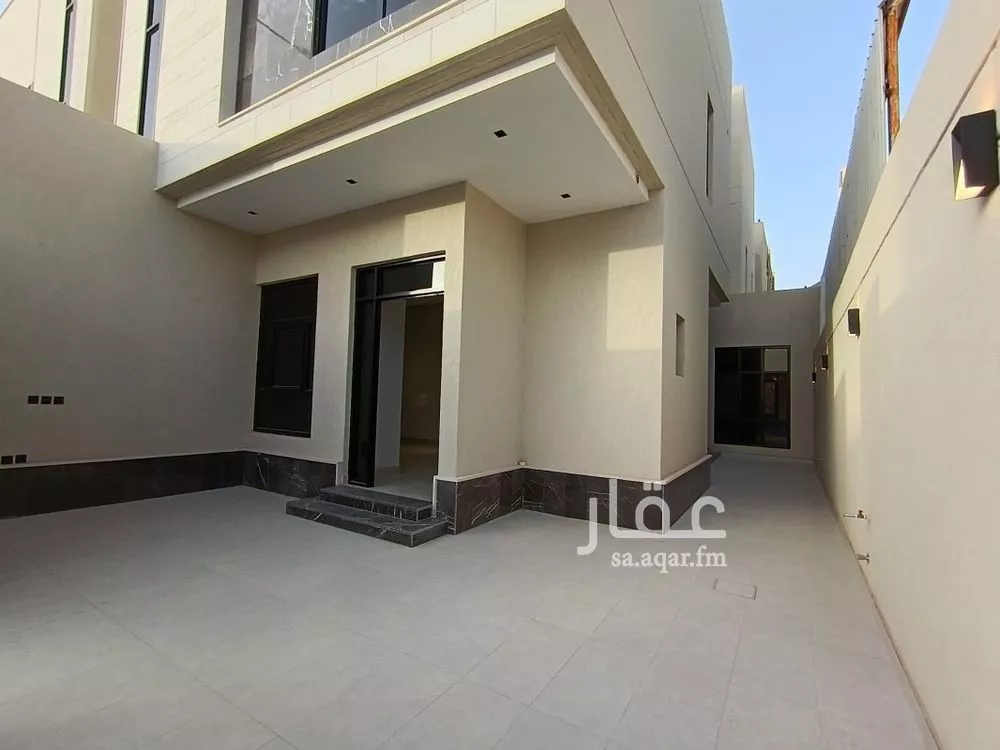 5 bedroom villa in King Faisal 9