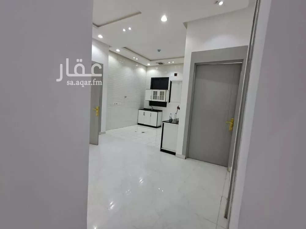 شقة 3 غرف في الرمال 3