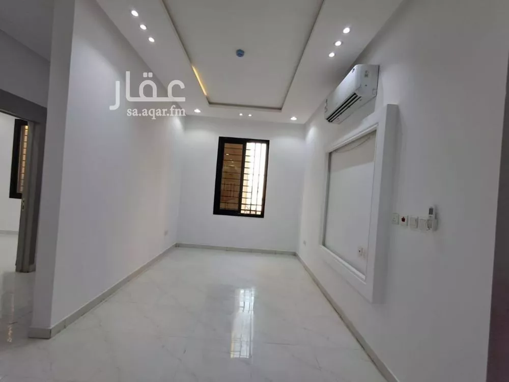 شقة 3 غرف في الرمال 4