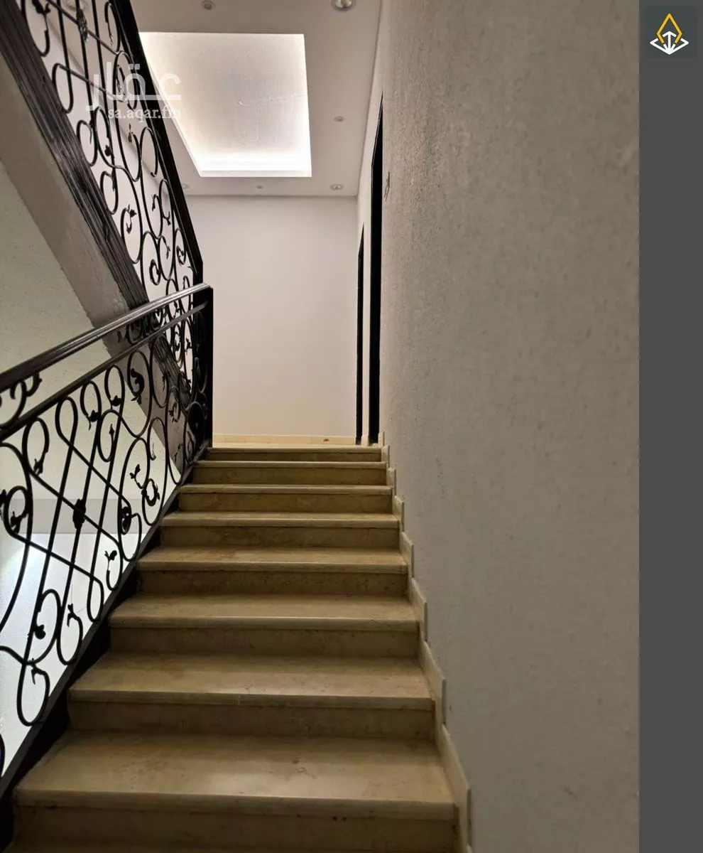 فيلا 10 غرف في الخليج 2