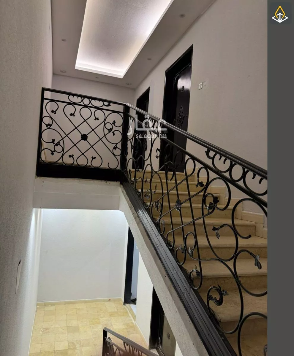 فيلا 10 غرف في الخليج 11