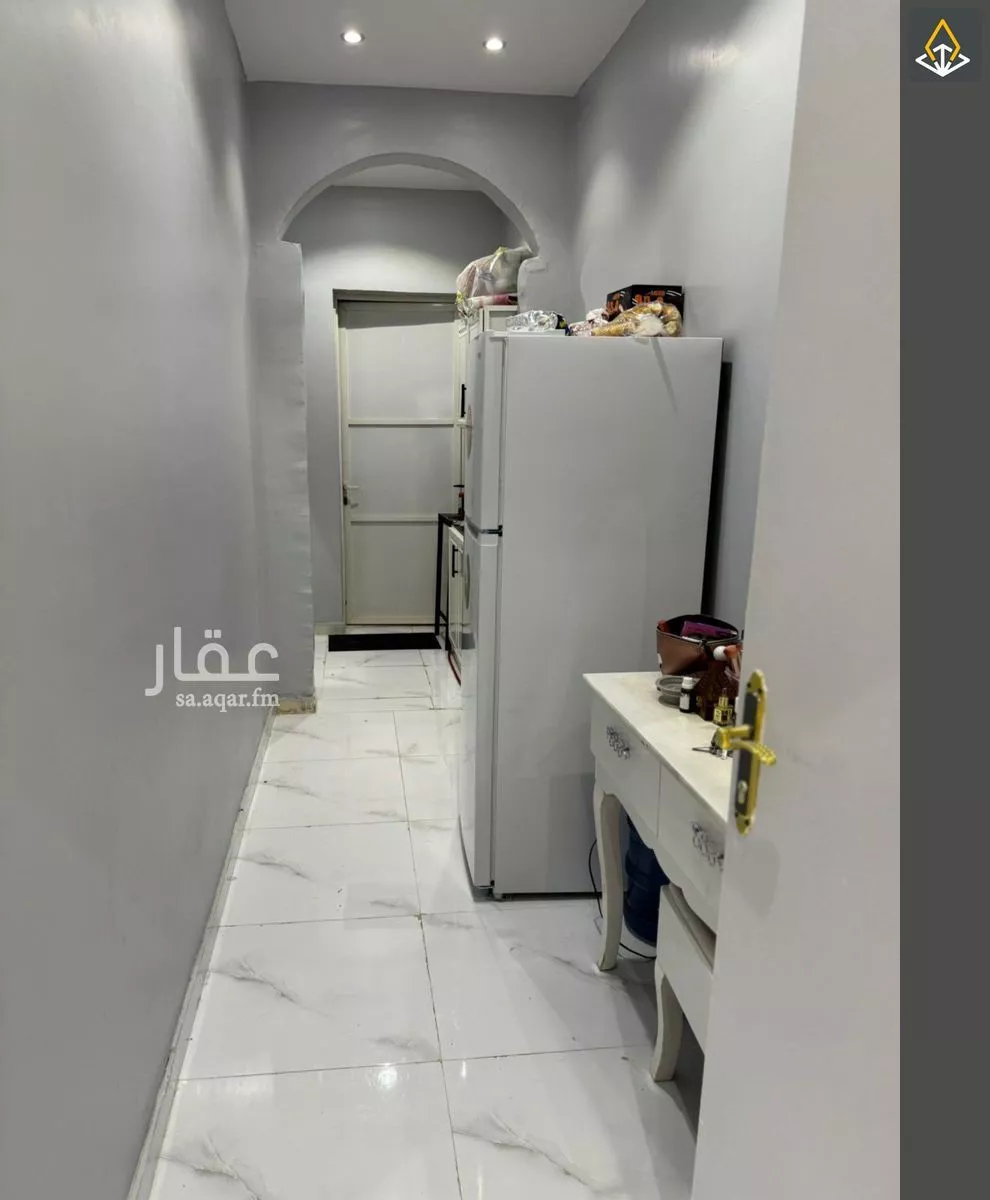 فيلا 10 غرف في الخليج 15