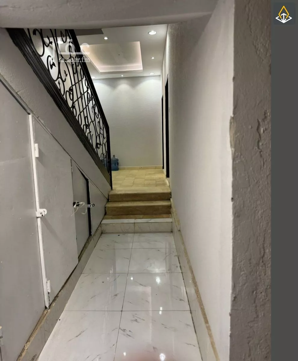 فيلا 10 غرف في الخليج 3