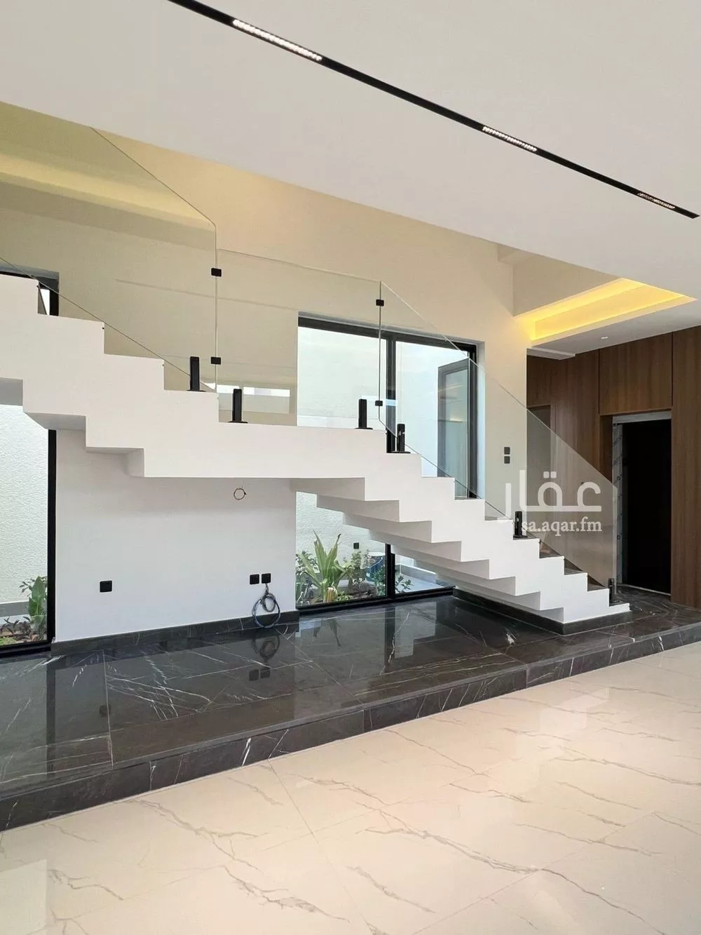 فيلا 4 غرف في العارض 2