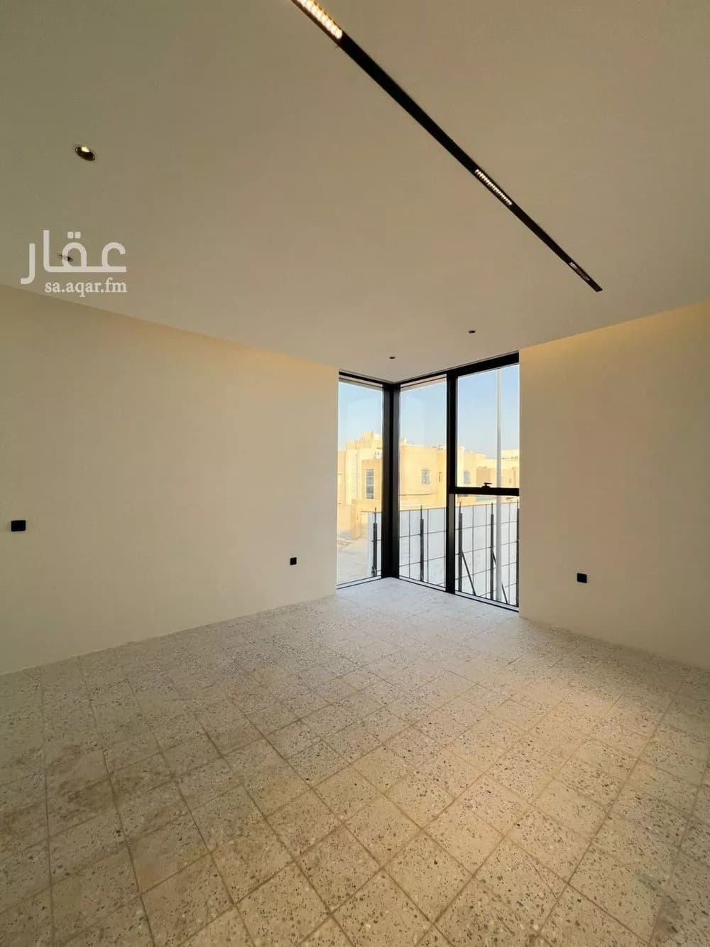 فيلا 4 غرف في العارض 13