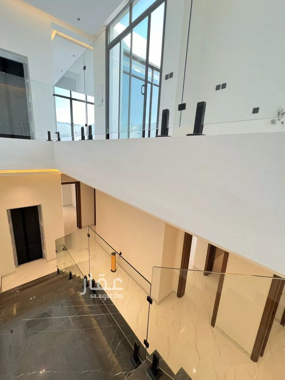 فيلا 4 غرف في العارض 6