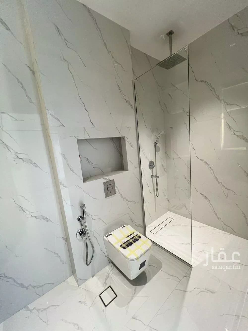 فيلا 4 غرف في العارض 9