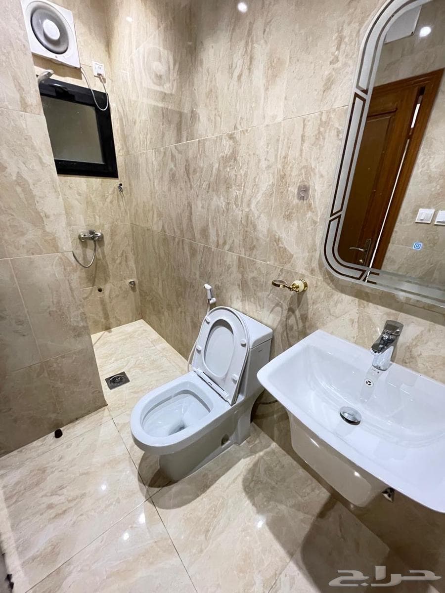 شقة 5 غرف في الشرائع 3