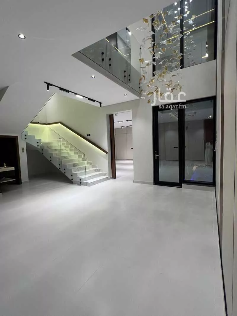 فيلا 7 غرف في الحمراء و ام الجود 8