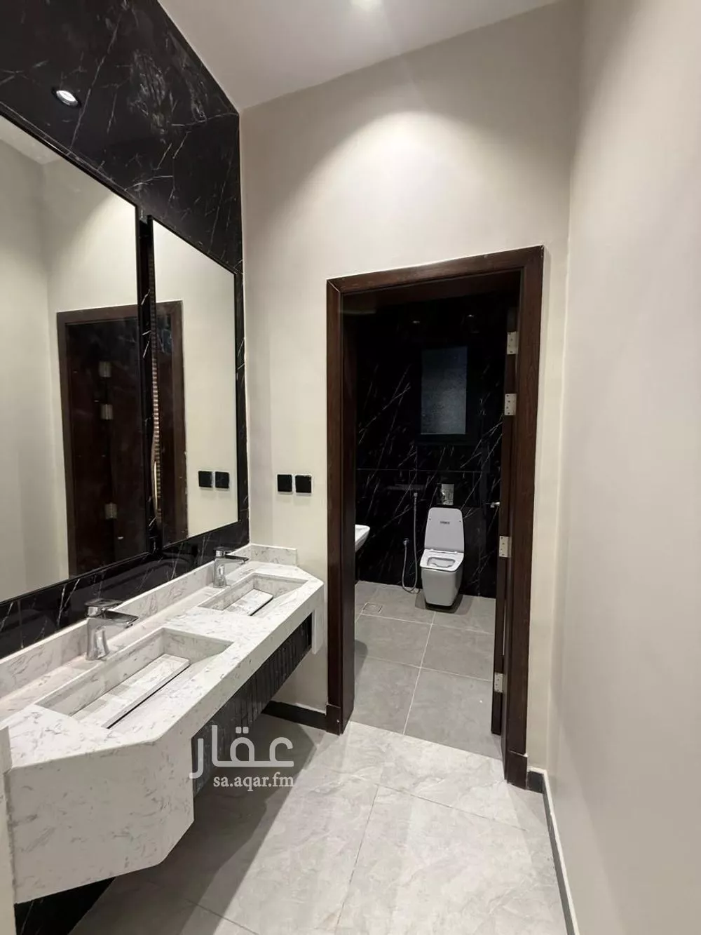 8 bedroom villa in Al Manarat 5
