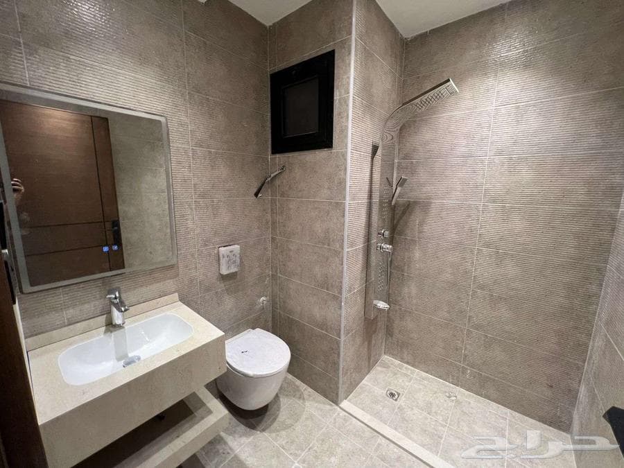 شقة 4 غرف في ولي العهد 20