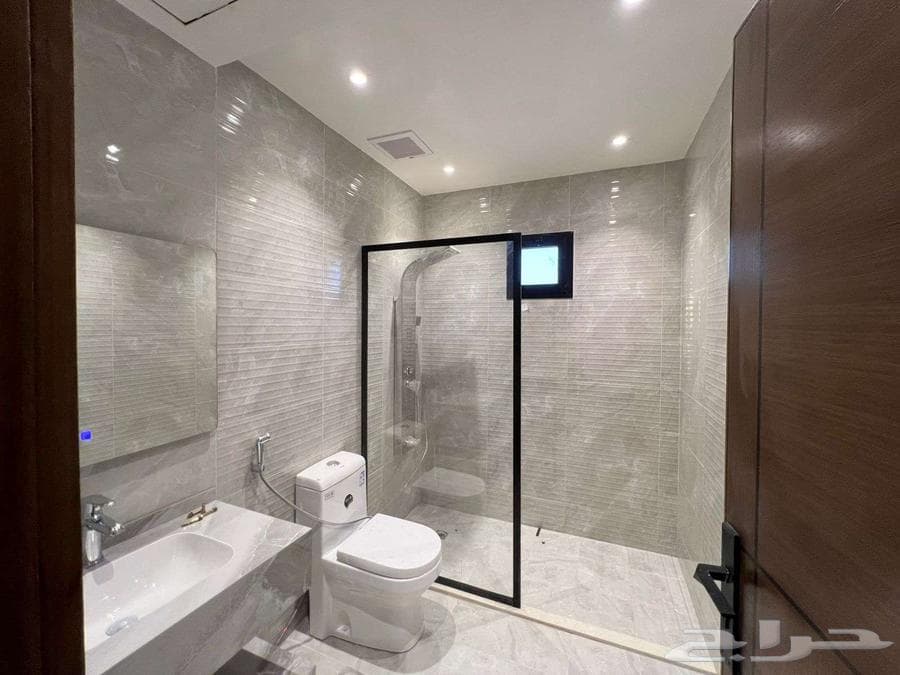 شقة 4 غرف في ولي العهد 21