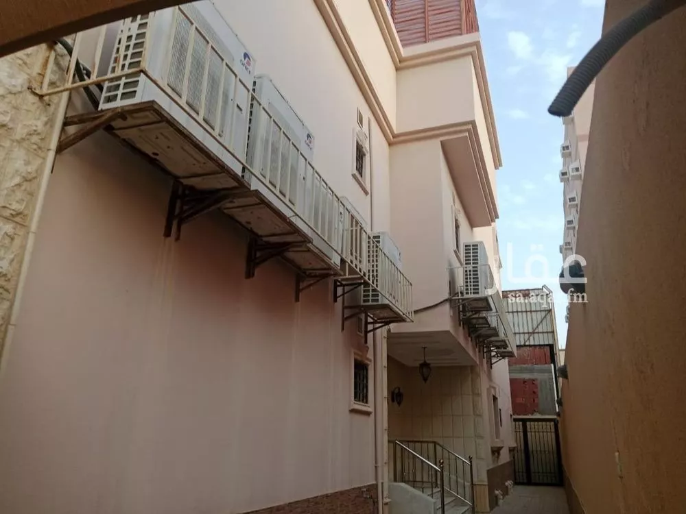 فيلا 7 غرف في الواحة 7