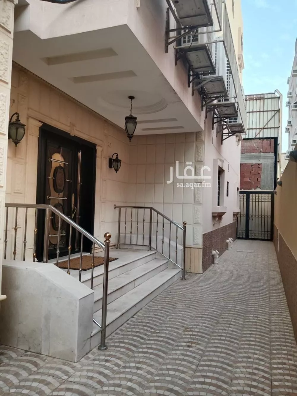 فيلا 7 غرف في الواحة 9